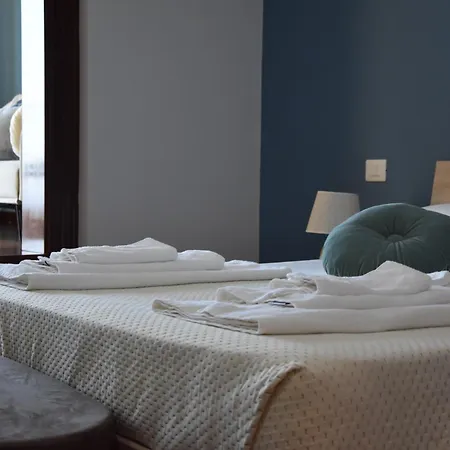 Thalore E Bed & Breakfast 3*